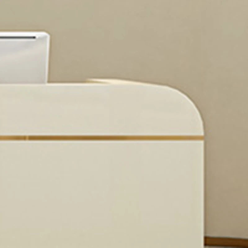 Italian-Style Reception Desks for Beauty Salons and Clothing Stores