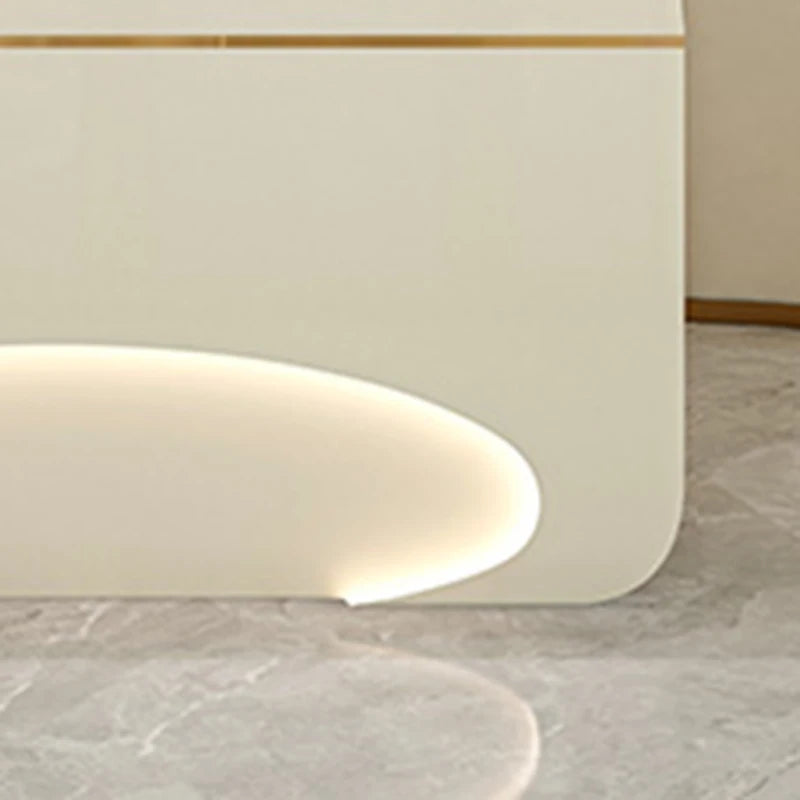Italian-Style Reception Desks for Beauty Salons and Clothing Stores