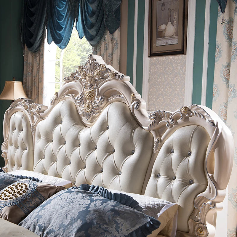 European-style double bed, available in 2 and 2.2 meters. A luxurious leather bed perfect for master bedrooms and weddings.