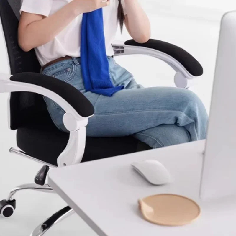 Luxury gaming chair, height adjustable, comfortable for office or living room