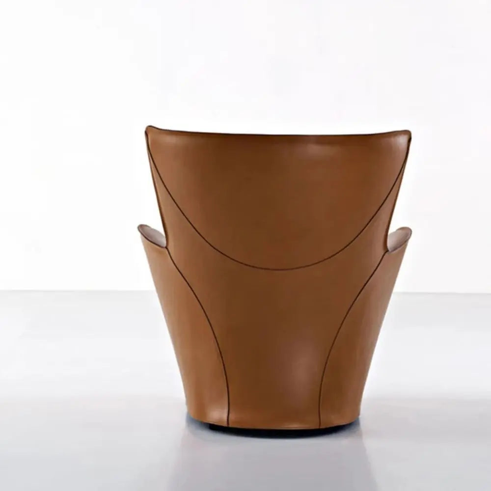 Minimalist Italian saddle hard leather single sofa chair sales office hotel club reception high-end creative leisure chair