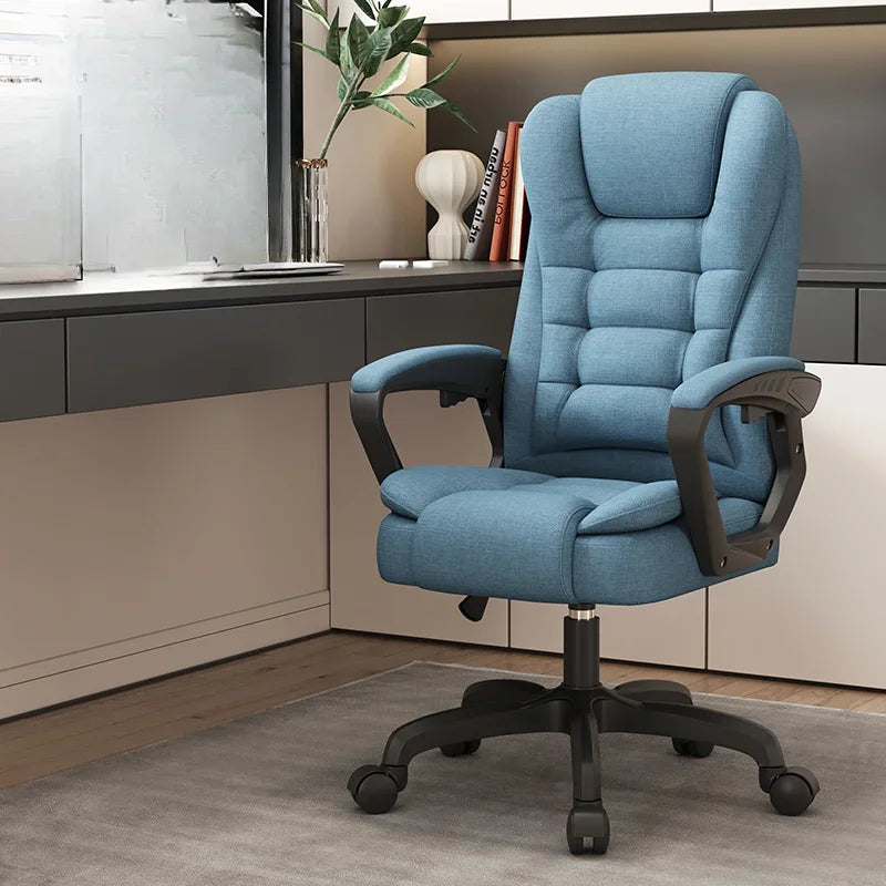 Relaxing Armchair for Gamers; Comfortable Design with Footrest
