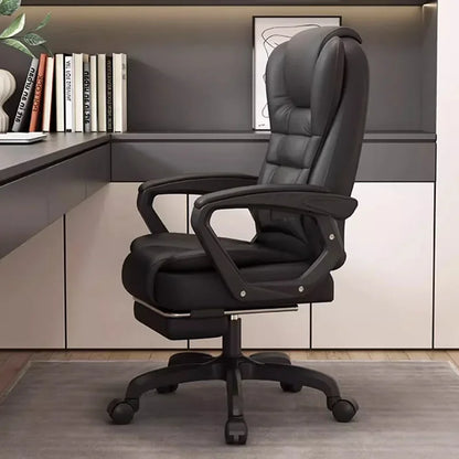 Relaxing Armchair for Gamers; Comfortable Design with Footrest