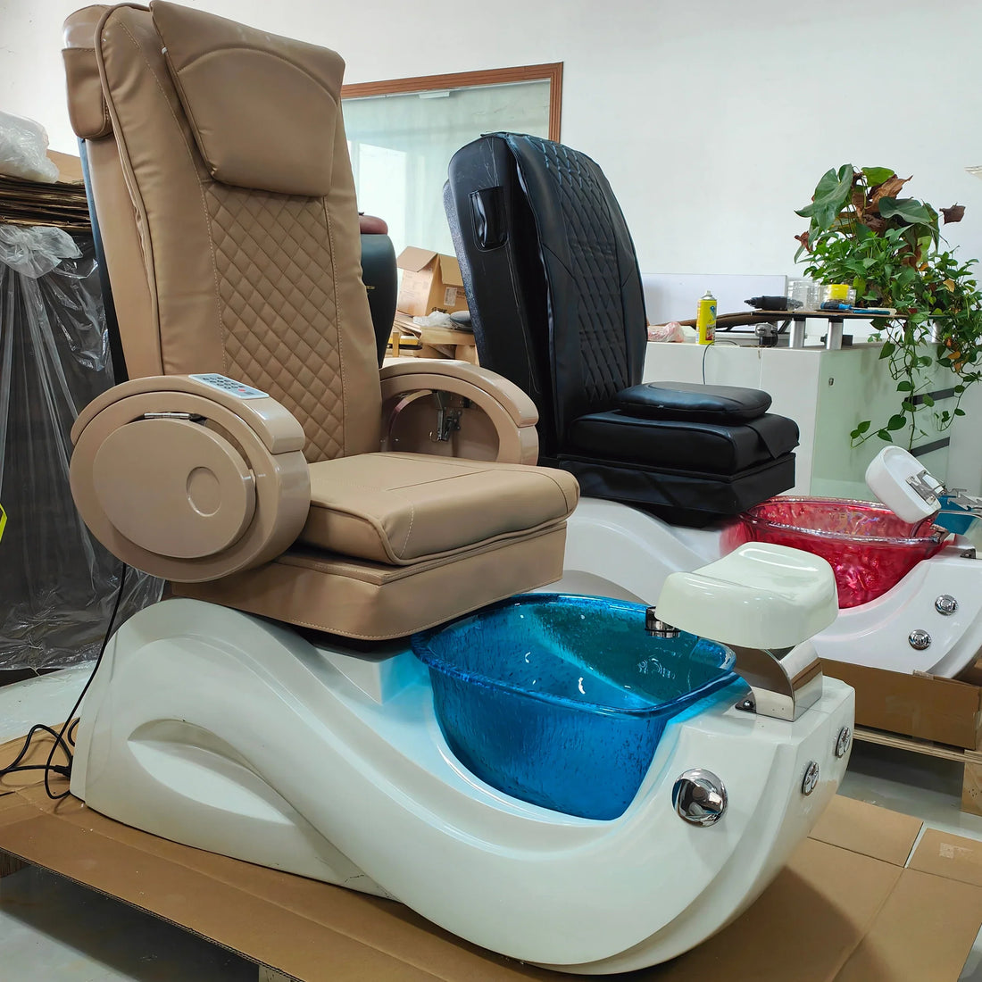 Hot sale good quality luxury electric foot massage chair gold plated acrylic pedicure massage chair for beauty salon