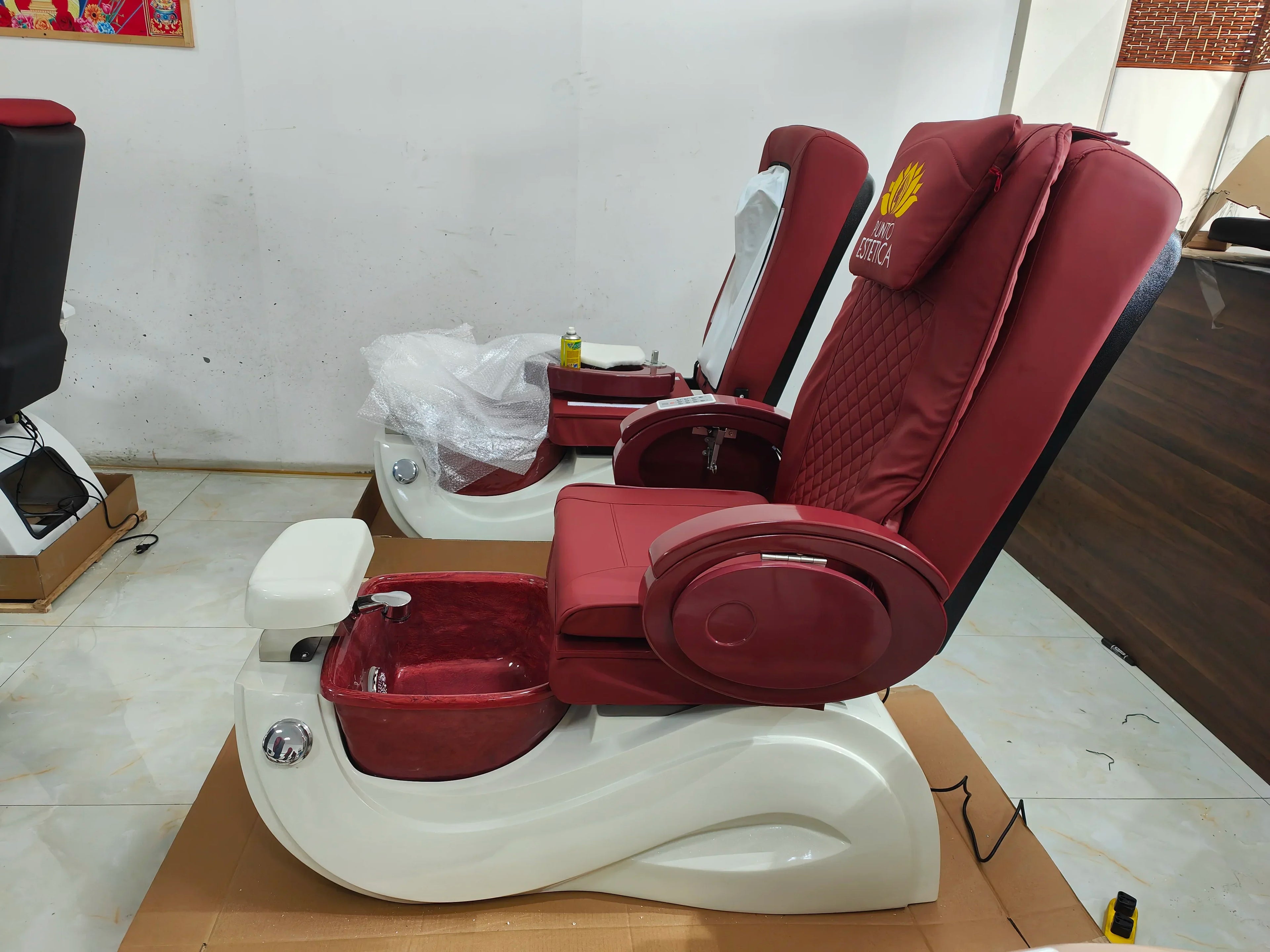 Hot sale good quality luxury electric foot massage chair gold plated acrylic pedicure massage chair for beauty salon