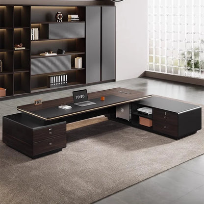 L-shaped desk suitable for reading and gaming
