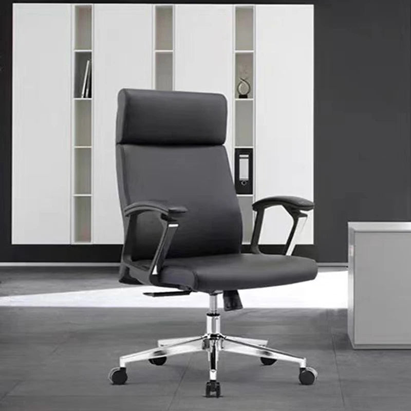 Comfortable Office Chair with Wheels, Backrest, and Footrest for Gaming and Meetings.