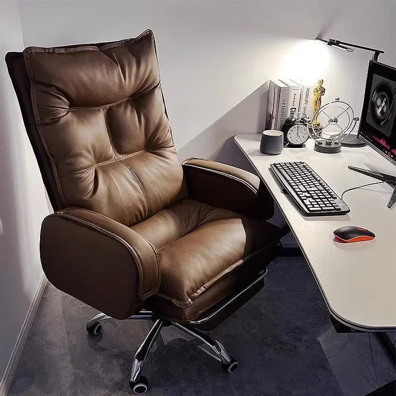 Luxury Office Chair: Comfortable Gaming Chair with Wheels and Rotating Footrest